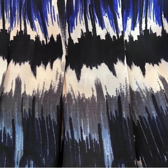 Blue black and white pleated print dress size XS - Picture 5 of 6